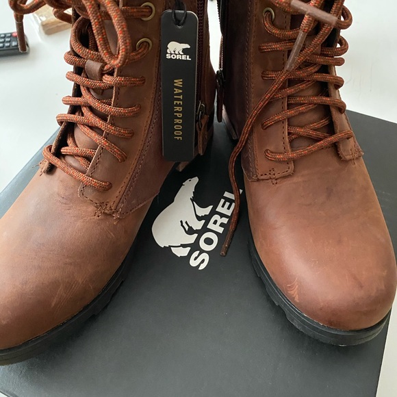 Sorel boots - Picture 2 of 5
